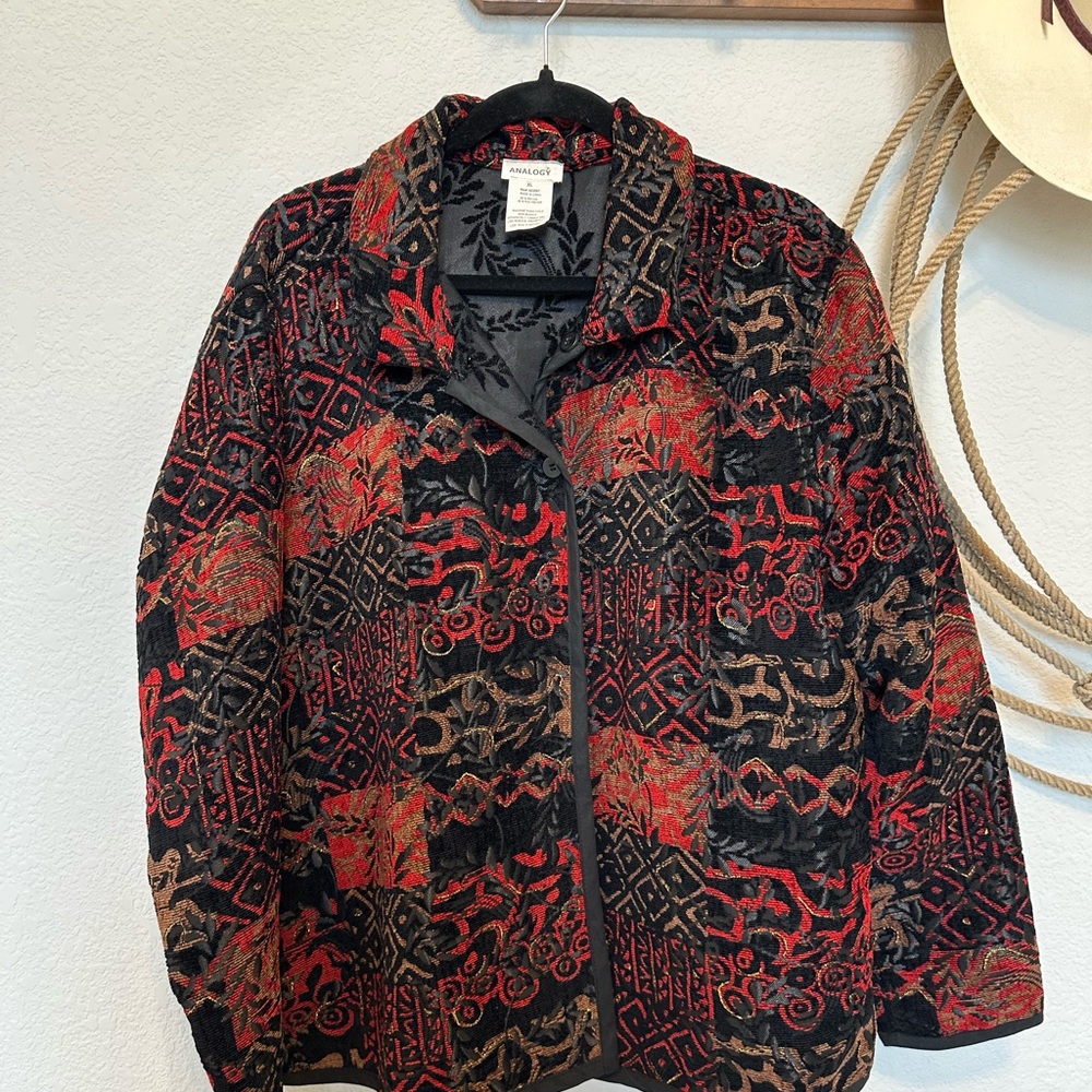Chic Black And Red Patterned Jacket - image 1